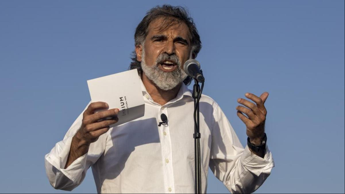 Òmnium Cultural se apoya en 50 personalidades mundiales para reclamar la amnistía para los presos