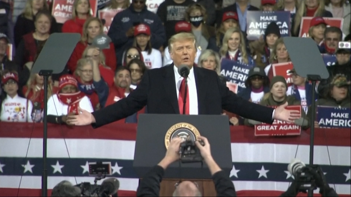 “Estamos ganando las elecciones”, sostiene Donald Trump en su ‘mitin de la victoria’