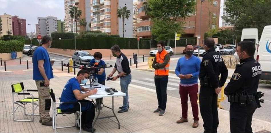 La UPV ensaya en el cielo de Benidorm el transporte de mercancías con drones