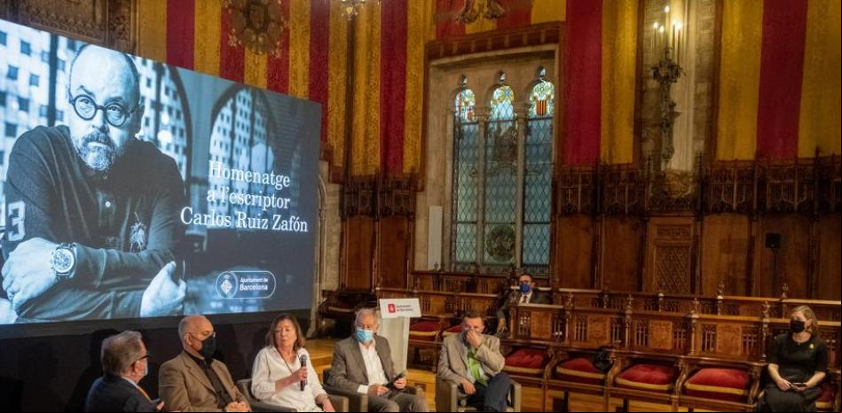 Barcelona homenajea a Carlos Ruiz Zafón, el buscador de dragones