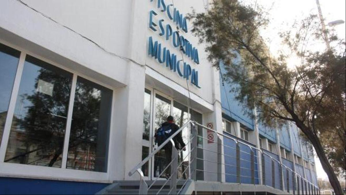 Badalona destina un millón de euros para la reparación de la piscina Mireia Belmonte