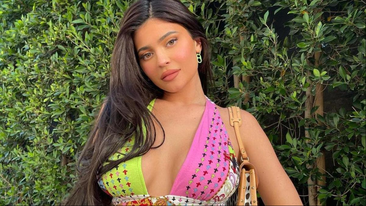 Kylie Jenner, blanco de las críticas por la mala calidad de los bikinis que vende