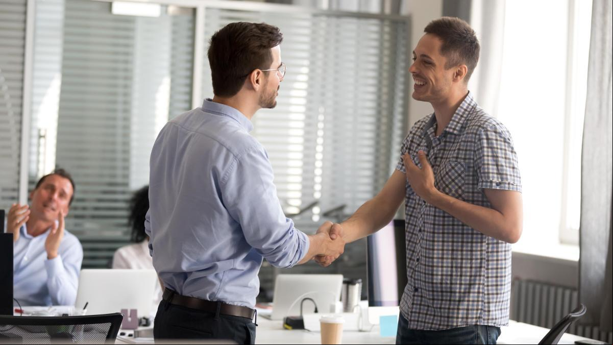 Los amigos de tus amigos son los que más te pueden ayudar a encontrar un buen trabajo