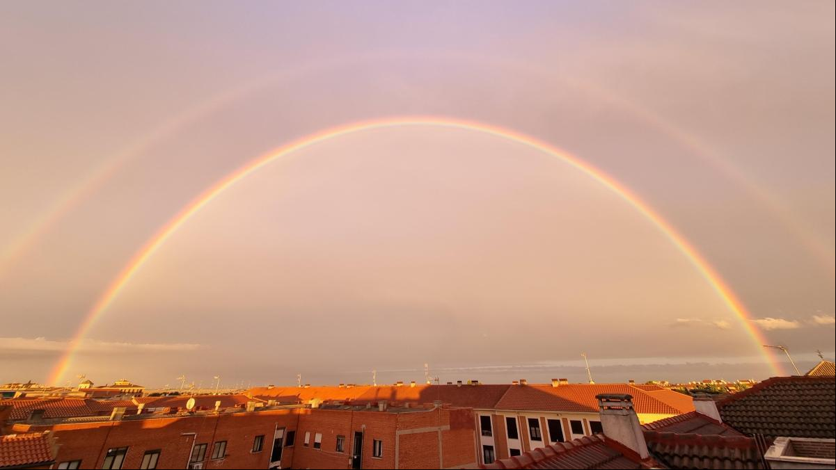 Espectacular arco iris doble en los cielos de Ocaña