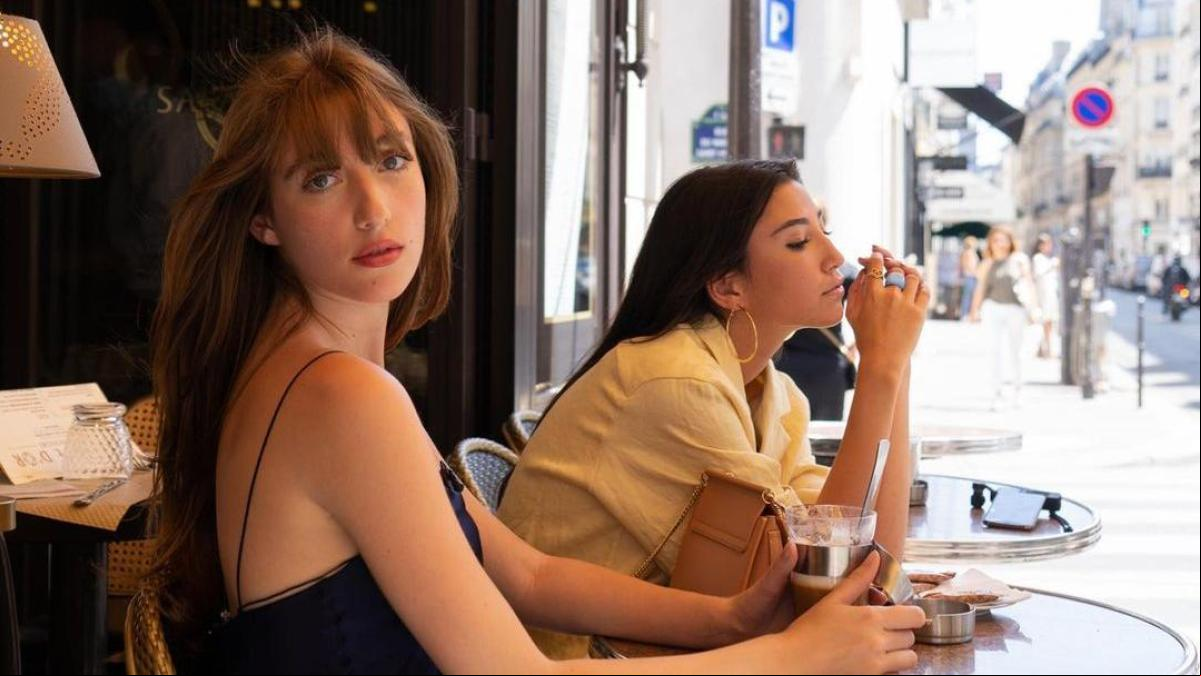 Trucos y consejos para adaptar el slip dress del verano al otoño