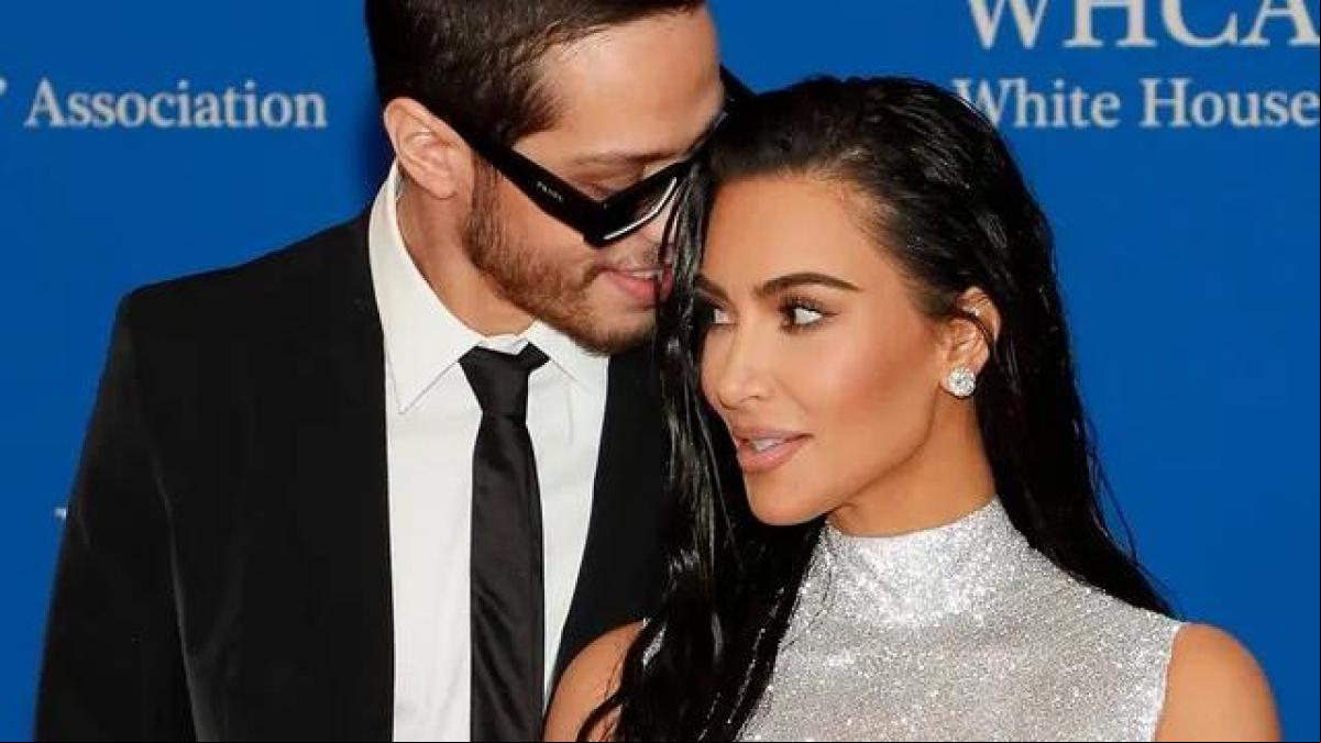 Kim Kardashian y Pete Davidson debutan juntos por primera vez en una alfombra roja