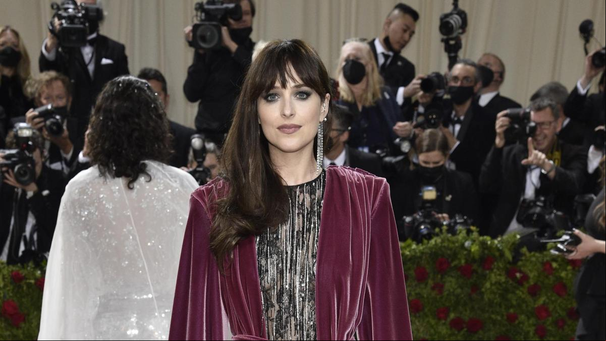 Dakota Johnson, imagen del bolso favorito de Jackie Kennedy