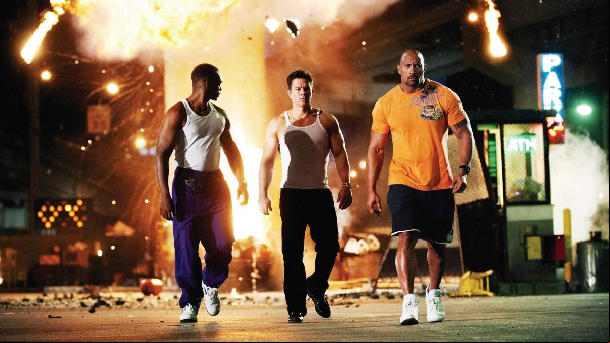 Dolor y dinero, la inesperada crítica social cargada de sangre y explosiones de Michael Bay