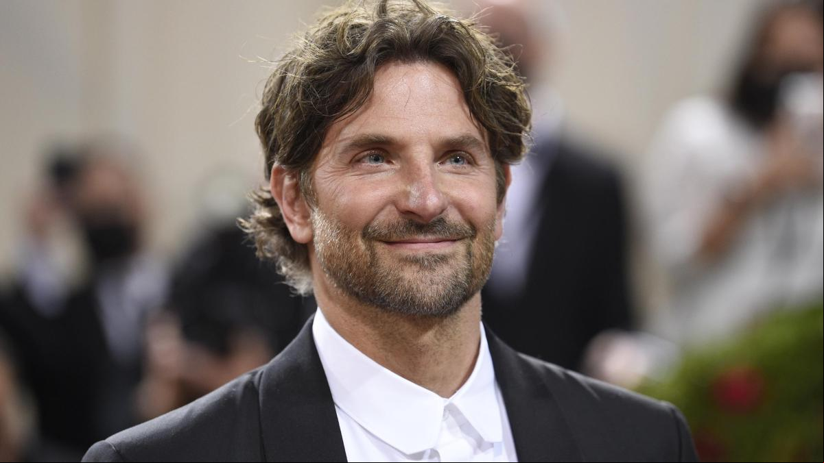 La curiosa teoría de Bradley Cooper para quitar las sillas de los rodajes