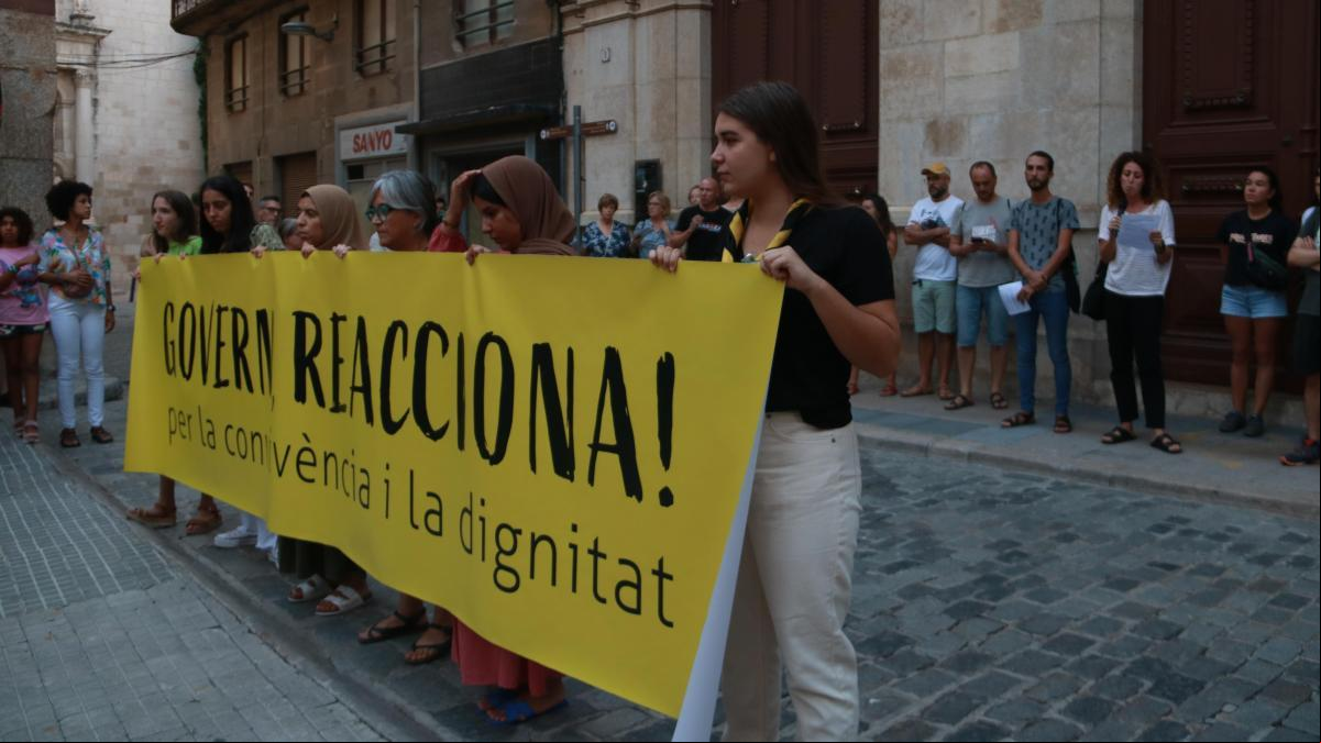 Unas 250 personas exigen políticas para revertir la inseguridad del barri Antic de Valls