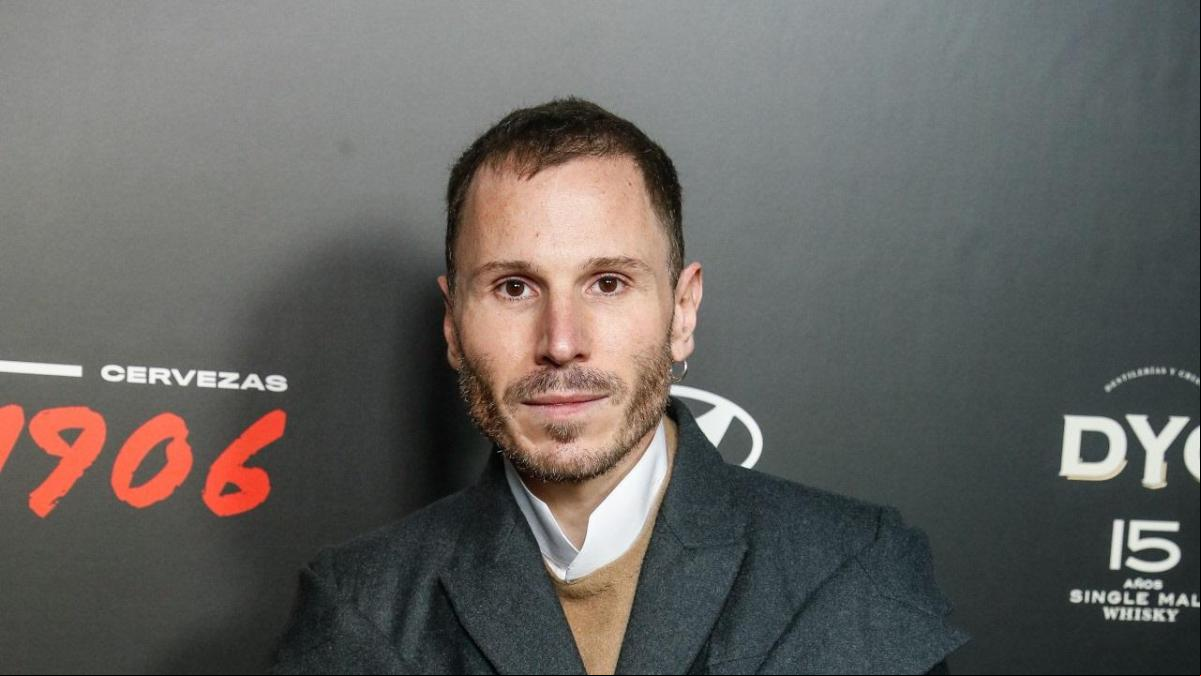 Rubén Ochandiano denuncia haber sufrido acoso policial en el aeropuerto de Madrid