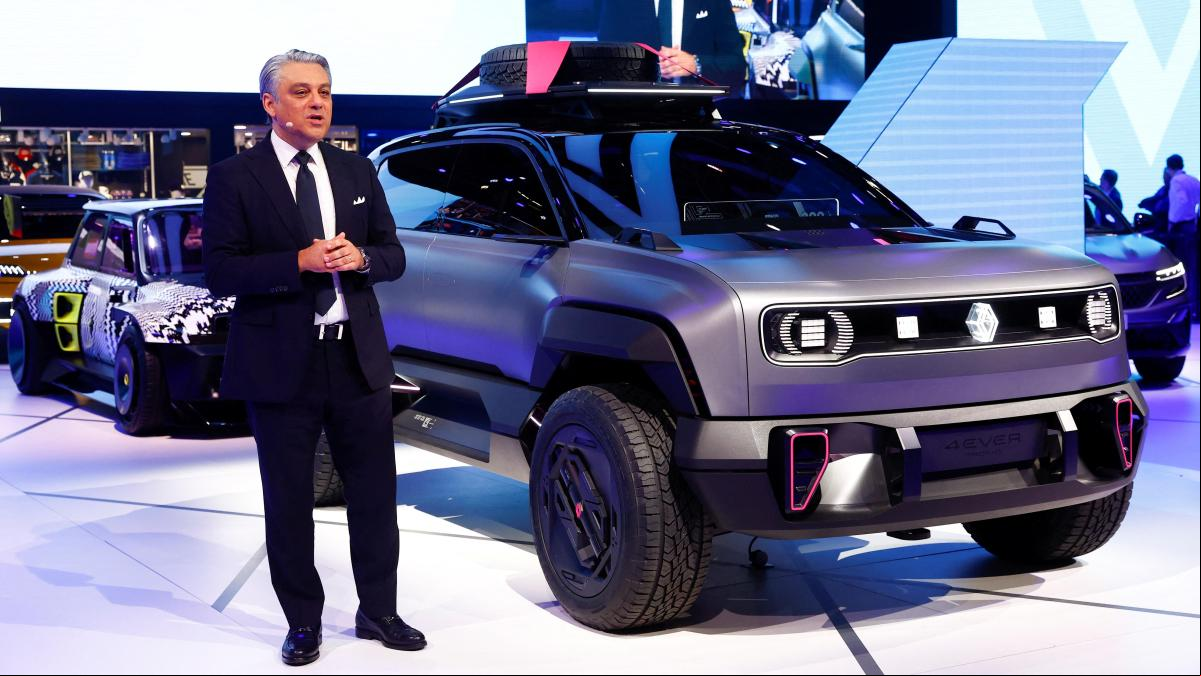 Luca de Meo (Grupo Renault) habla sin tapujos: “los ricos tienen que pagar la transición al coche eléctrico”