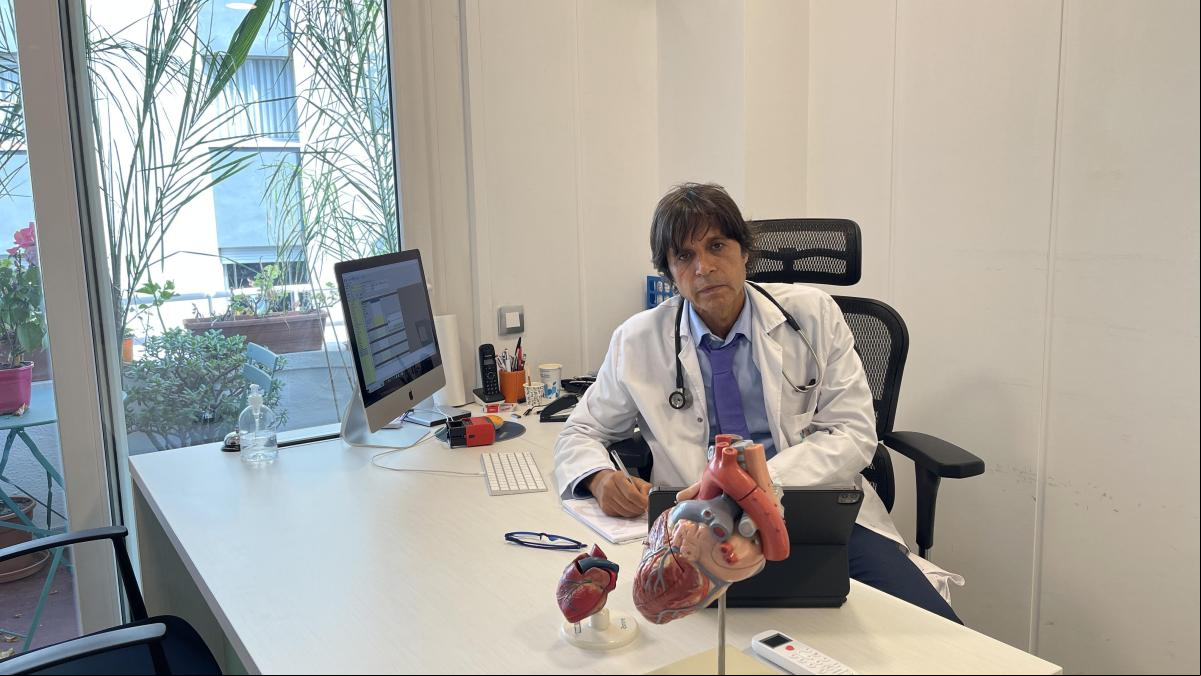 El doctor que lleva más de 25 años pasando la ITV a miles de corazones