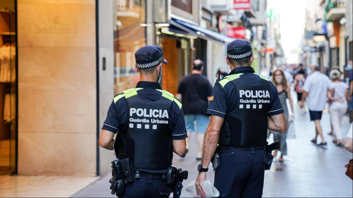 Liberada una joven que permanecía retenida en un piso de Nou Barris
