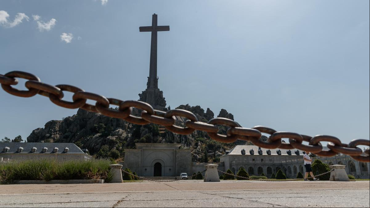 La ARMH pide parar el proceso para resignificar Cuelgamuros por caro y por contar con la Iglesia