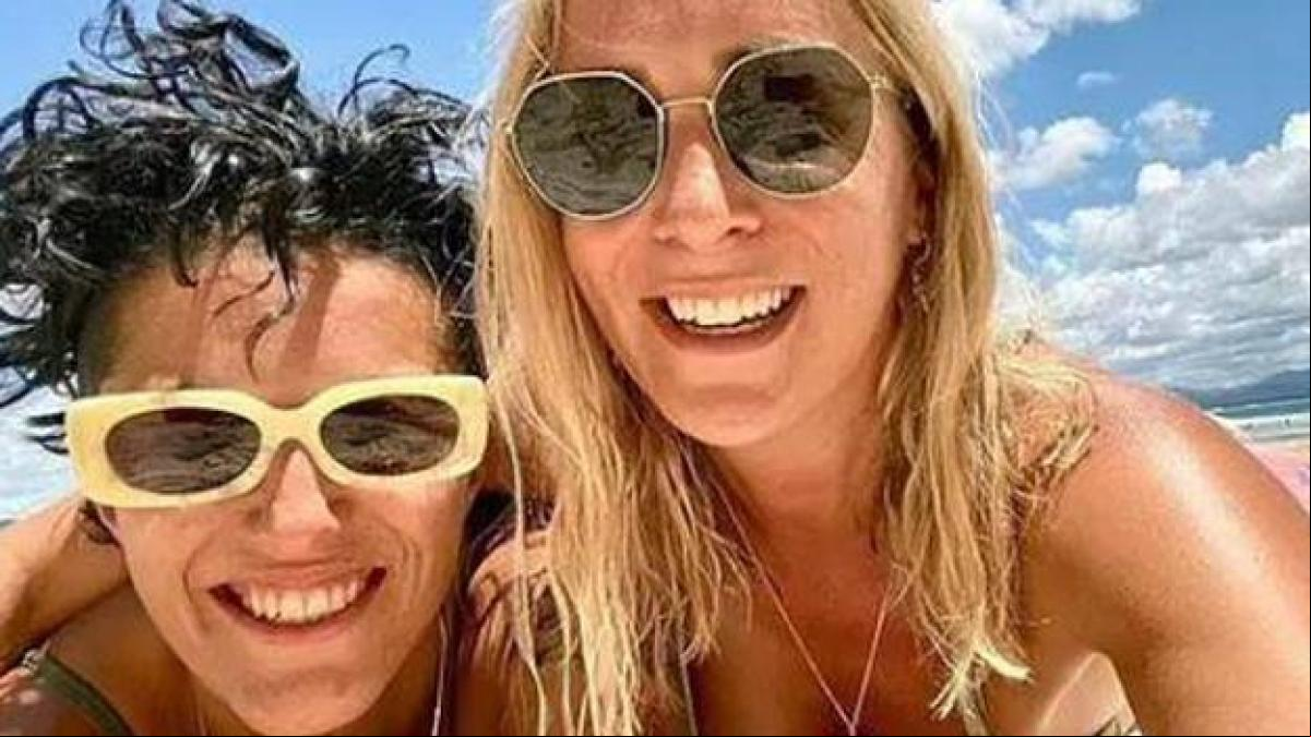 El primer matrimonio lésbico de la familia real británica: Ellen Lascelles se promete con su novia