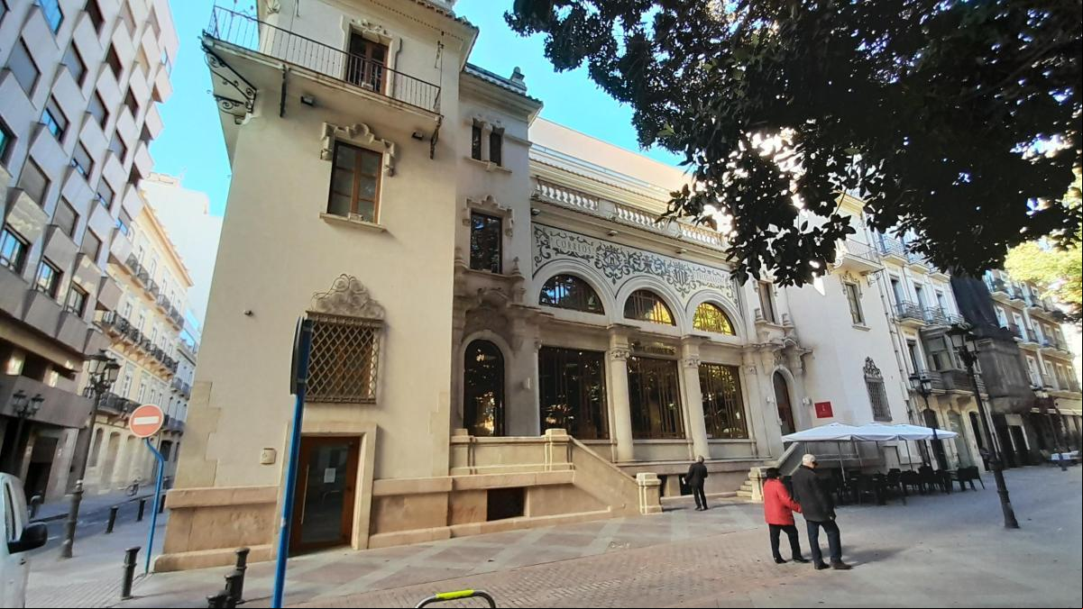 La Generalitat Valenciana compra el edificio de Correos de Alicante por 4,9 millones de euros