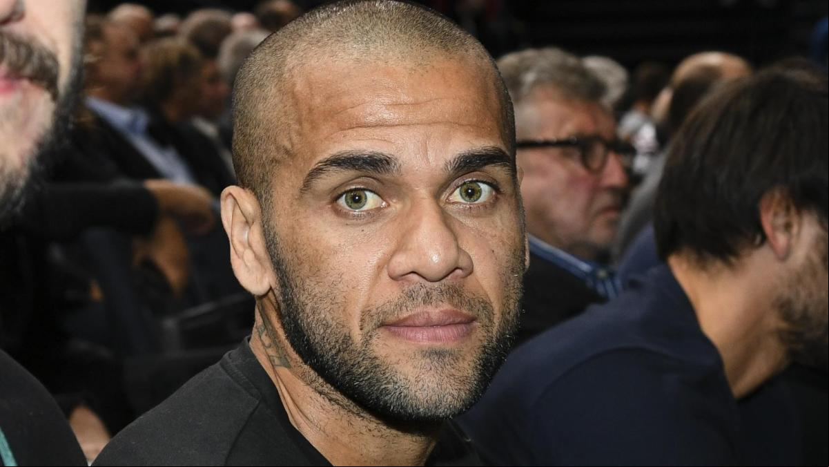 Los abogados de Alves no logran reunir la fianza y el jugador permanecerá el fin de semana en prisión