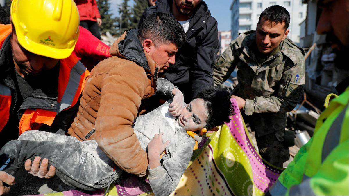 Así puedes ayudar a las víctimas del terremoto que ha sacudido Turquía y Siria
