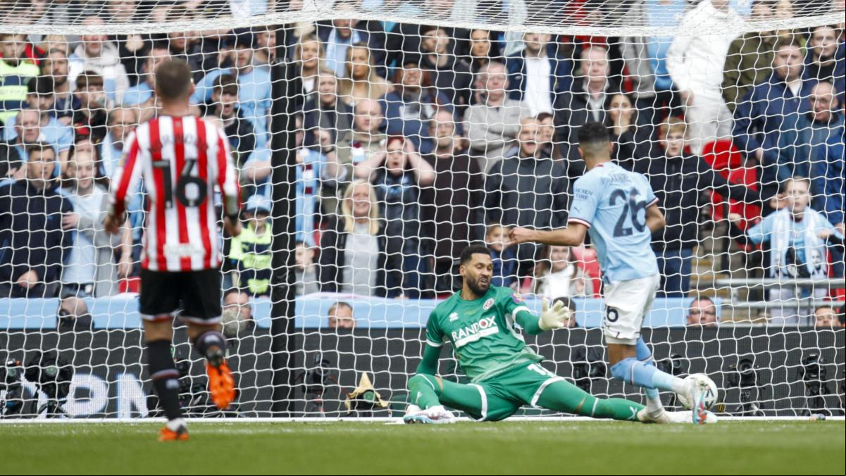 Mahrez conduce al Manchester City a la final de la FA Cup