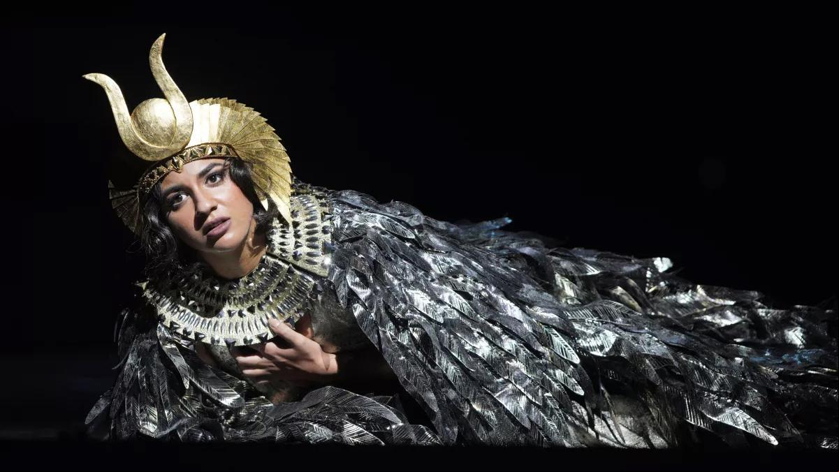 El Liceu se casa con Cleopatra y le tira los tejos a Carmen