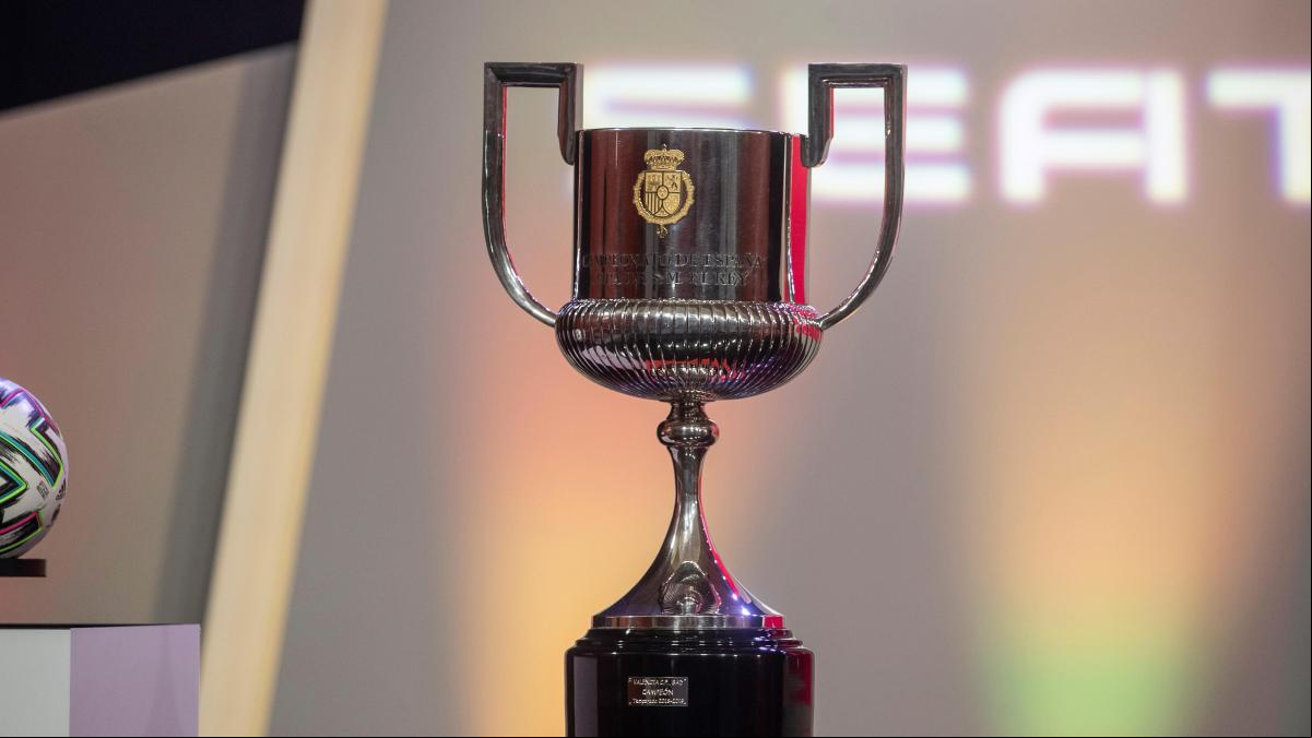 La Copa sienta al pobre a la mesa