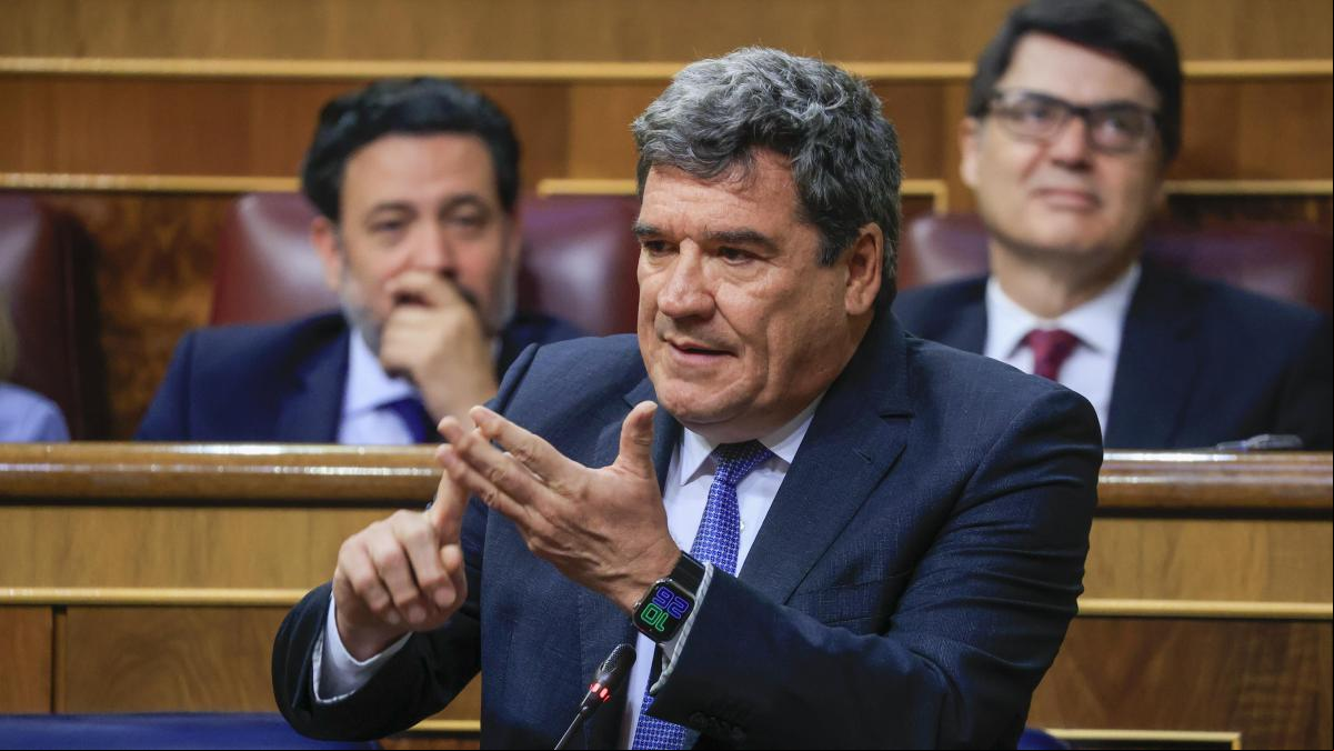 Escrivá frena la huelga en la Seguridad Social con 2.500 nuevos interinos