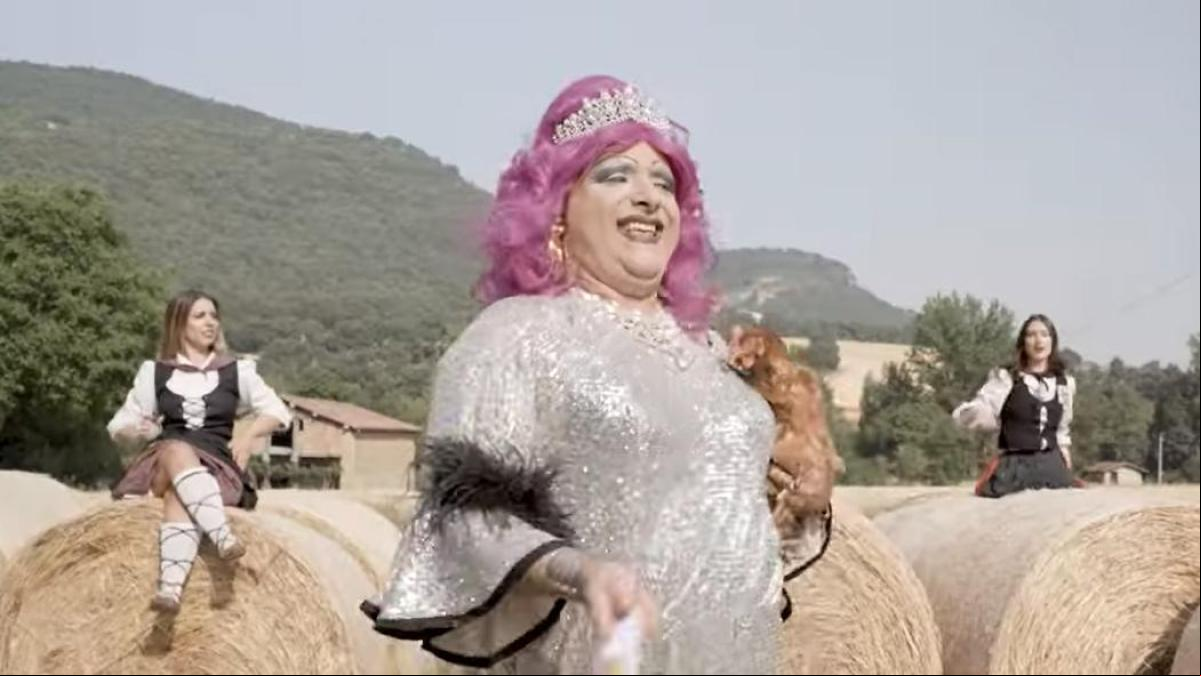 PNV y Bildu se enfrentan por un alcalde que actúa como ‘drag queen’ con el nombre de La Polaka