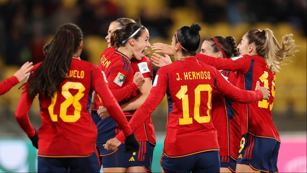 España se da un festín ante Costa Rica en su debut en el Mundial