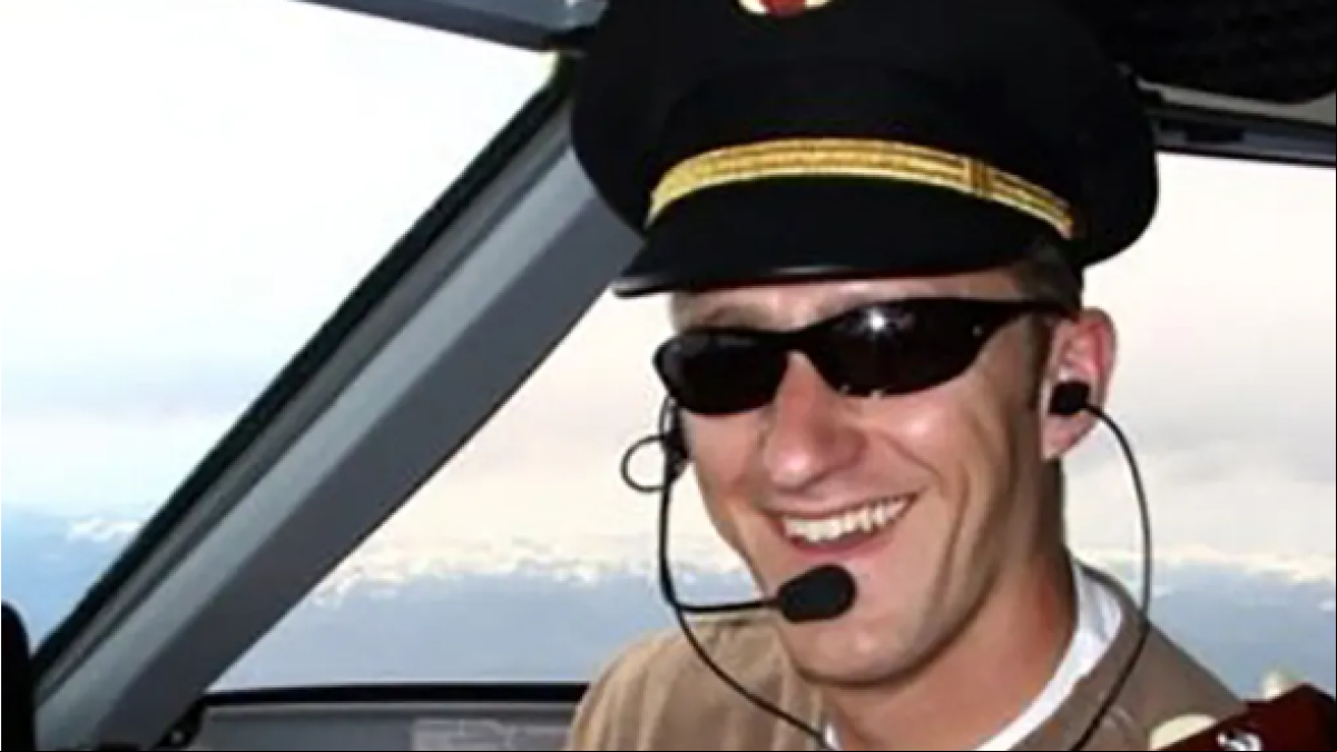 El piloto que quiso apagar los motores de un avión en pleno vuelo ite que tomó setas alucinógenas