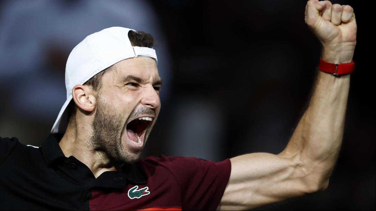 Dimitrov vence a Tsitsipás y jugará la final del Masters 1.000 de París