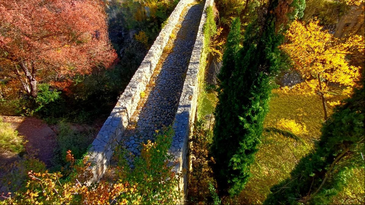 El otoño reflejado en el Pont del Far