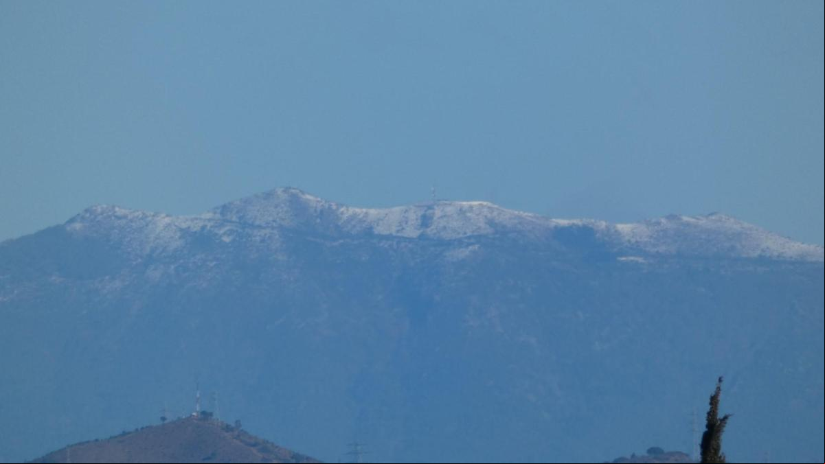 El Montseny nevado desde el Baix Llobregat