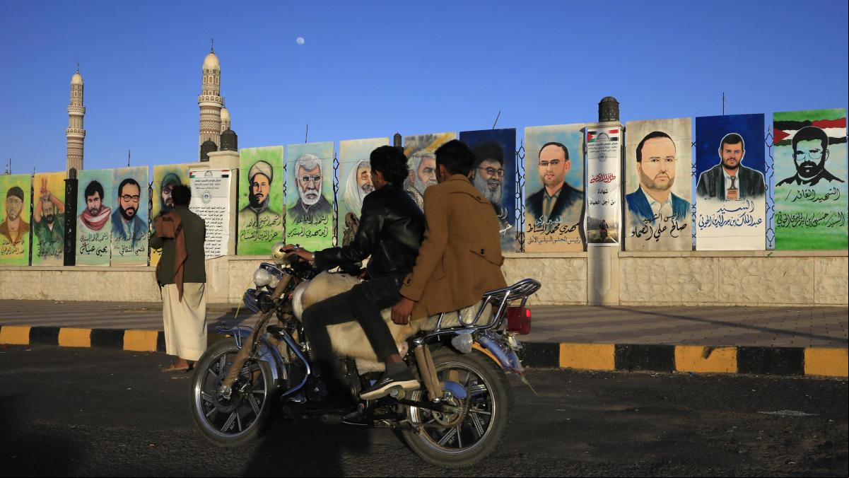 EE.UU. ataca enclaves de milicias proiraníes en Irak y destruye misiles antibuque en Yemen