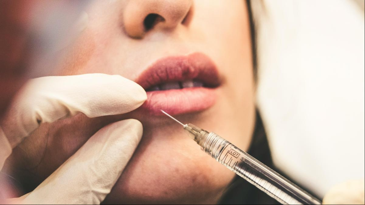 Sanidad alerta del uso ilegal de inyecciones de hialuronidasa en operaciones estéticas
