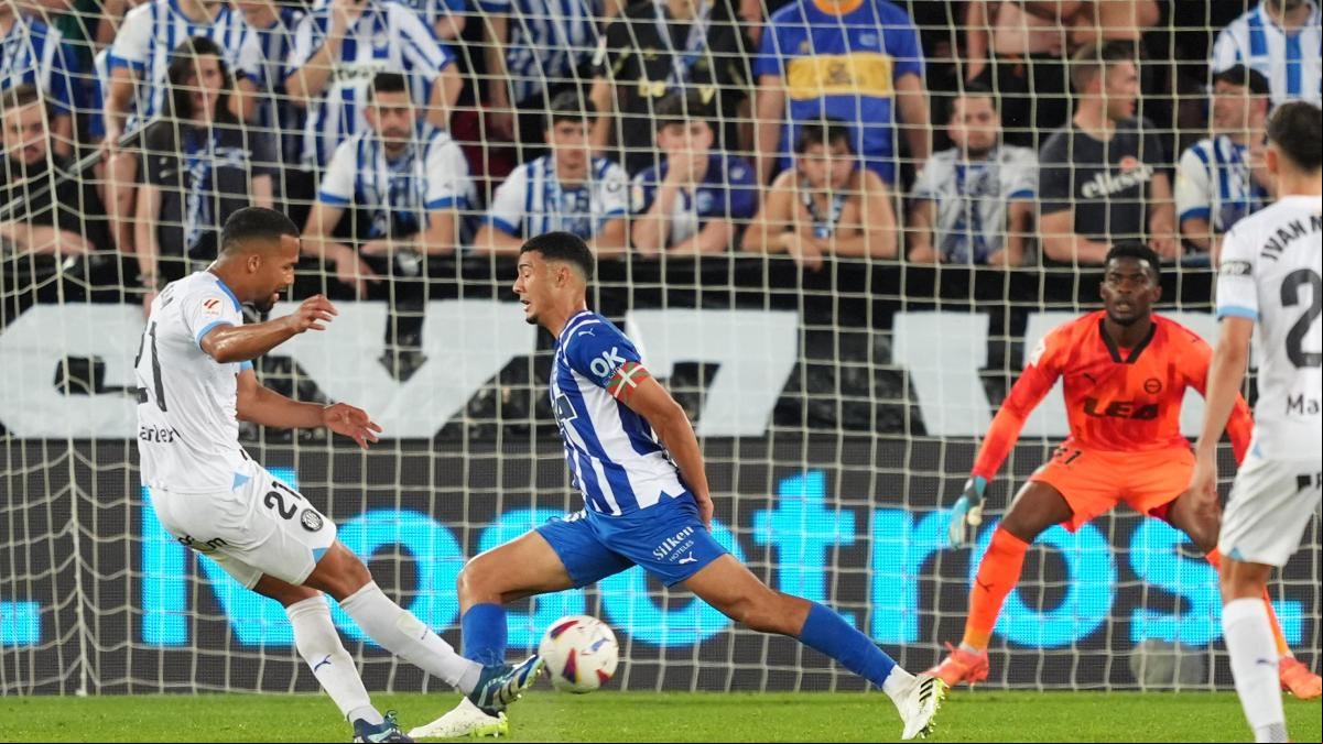 El Girona perdona en Vitoria