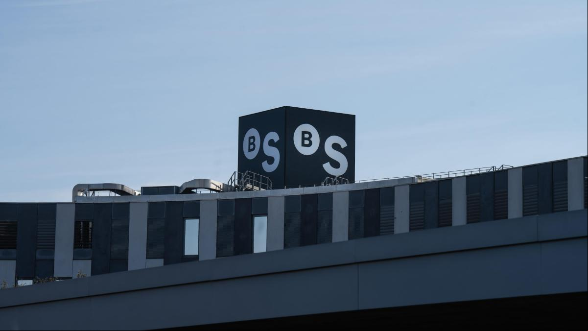 Fitch eleva el rating del Sabadell y no da por seguro el éxito de la opa del BBVA
