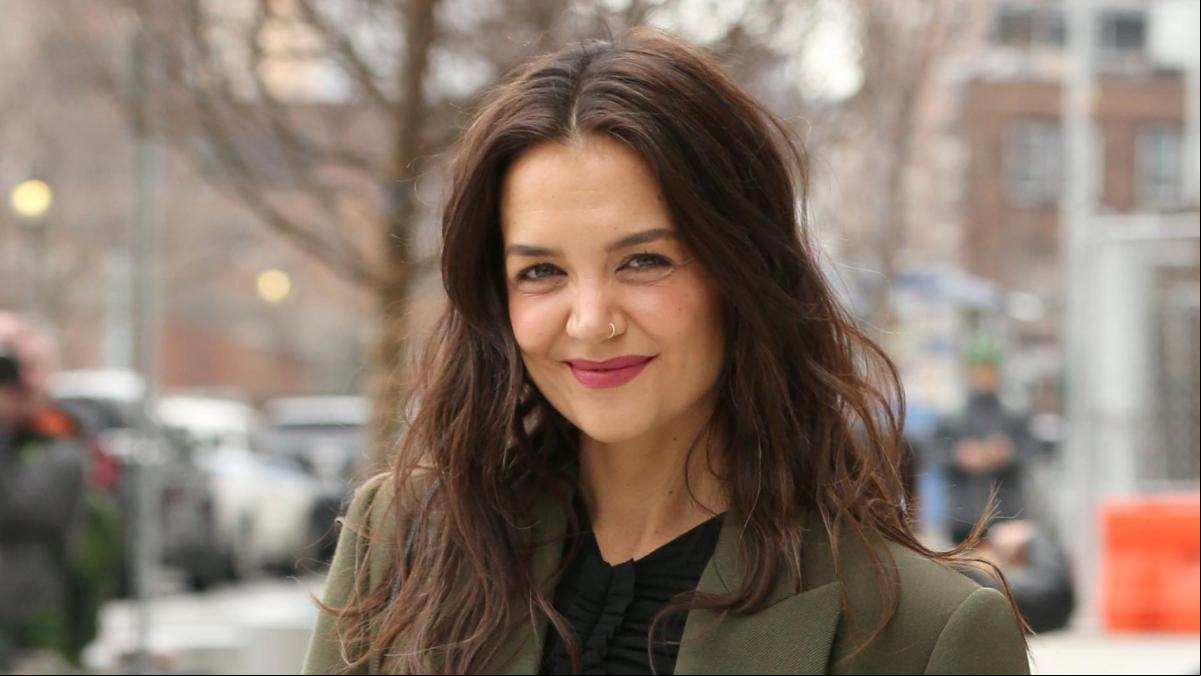El look viral de Katie Holmes que confirma cómo vestiremos en otoño