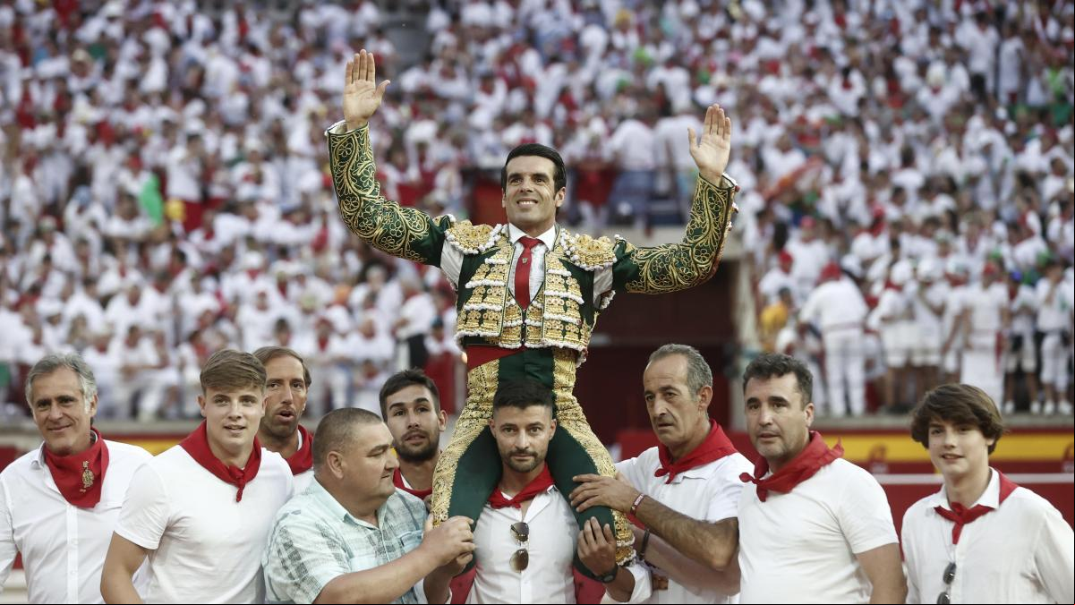 Emilio de Justo por la puerta grande tras gran faena a un bravo toro de Victoriano del Río