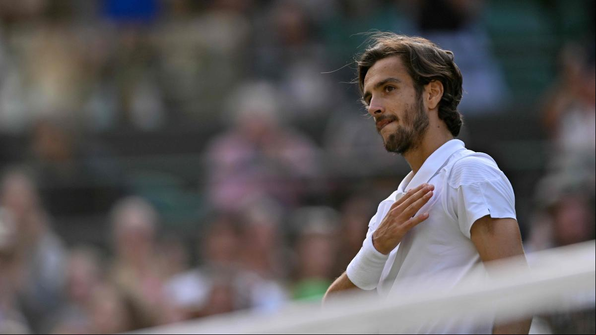 Djokovic, semifinalista de Wimbledon sin salir del vestuario