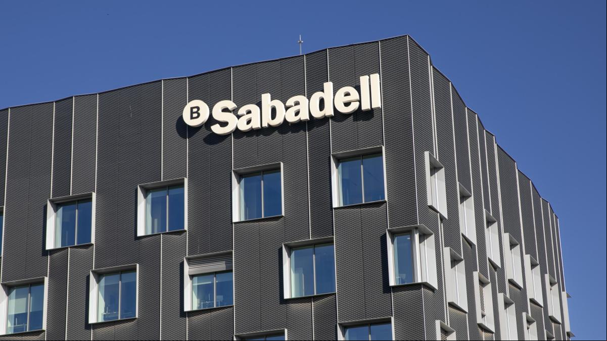 Oliu declara la alerta roja en el Sabadell