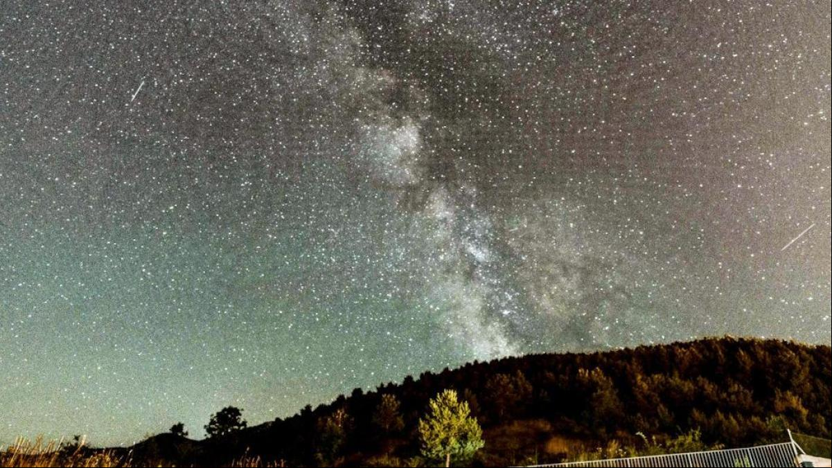 La Vía Láctea con meteoritos en la Cerdanya La Vía Láctea con meteoritos en la Cerdanya