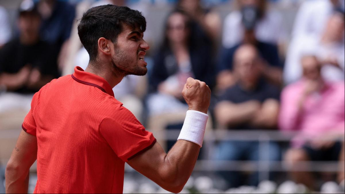Alcaraz se instala en el podio y buscará el oro ante Djokovic