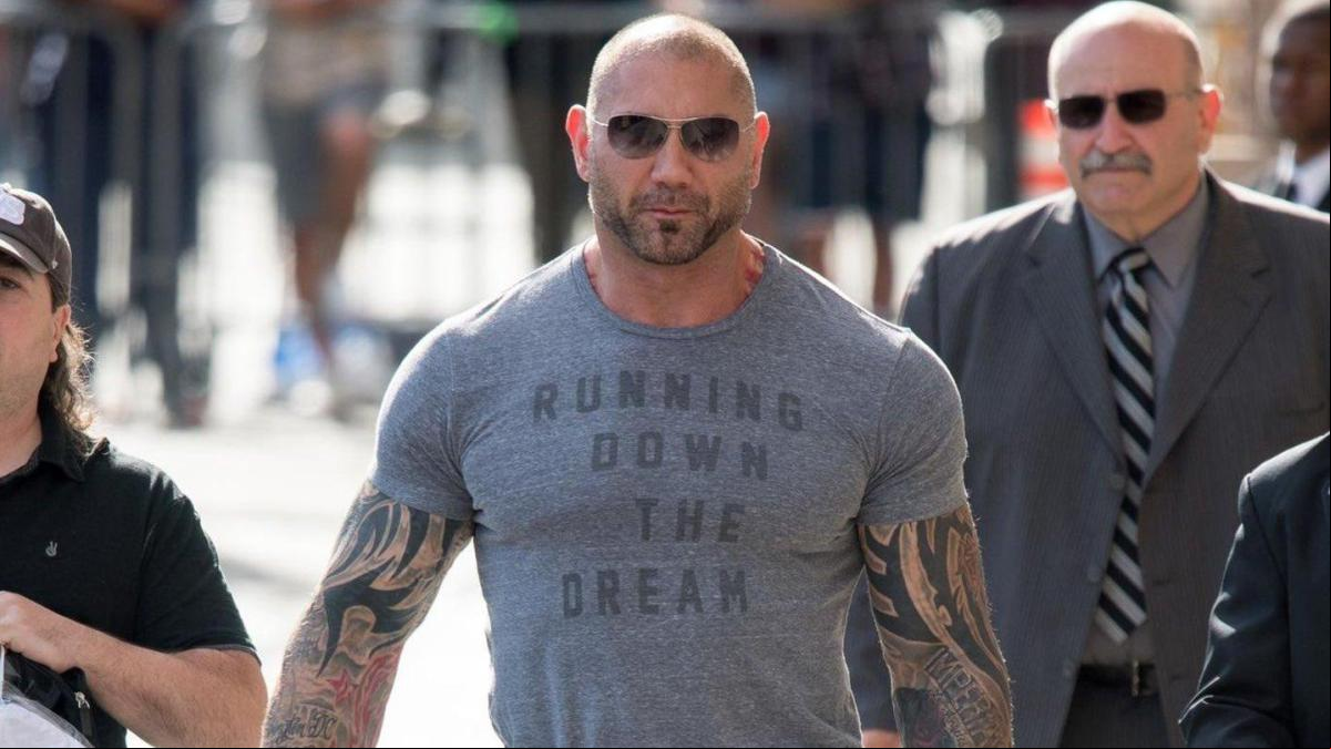 Sorpresa por el increíble cambio físico del actor Dave Bautista en su última aparición pública