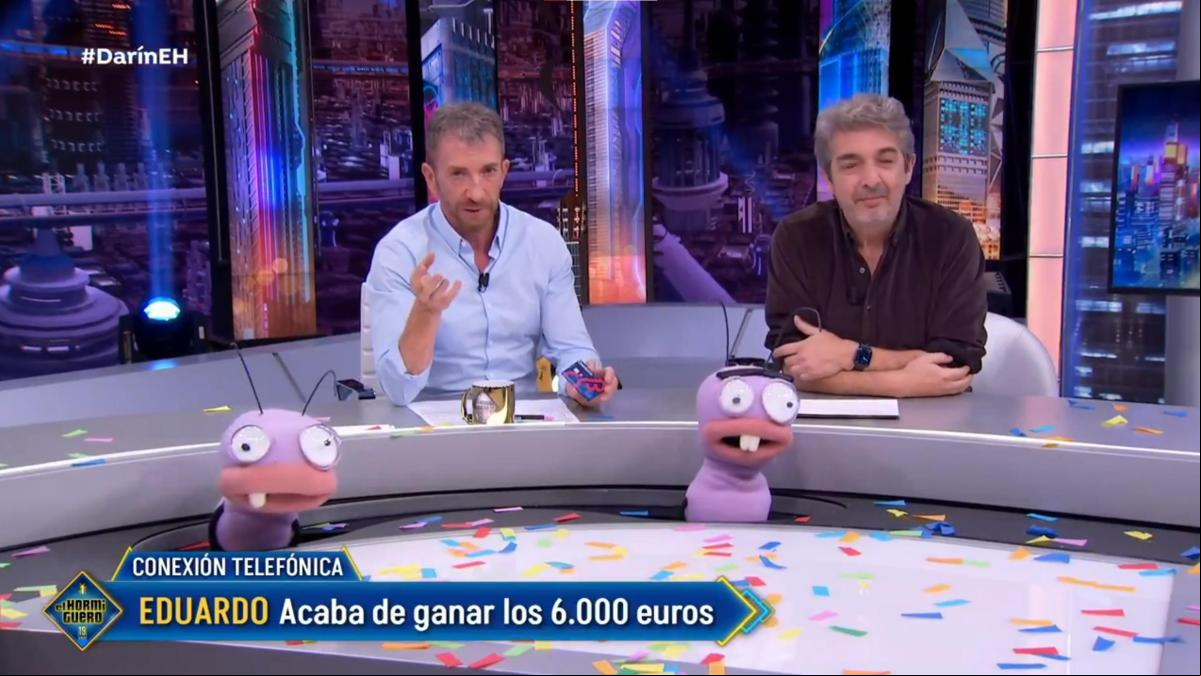 La incómoda reacción de Pablo Motos con la llamada del premio de la tarjeta: “Es que estoy viendo otra cosa”