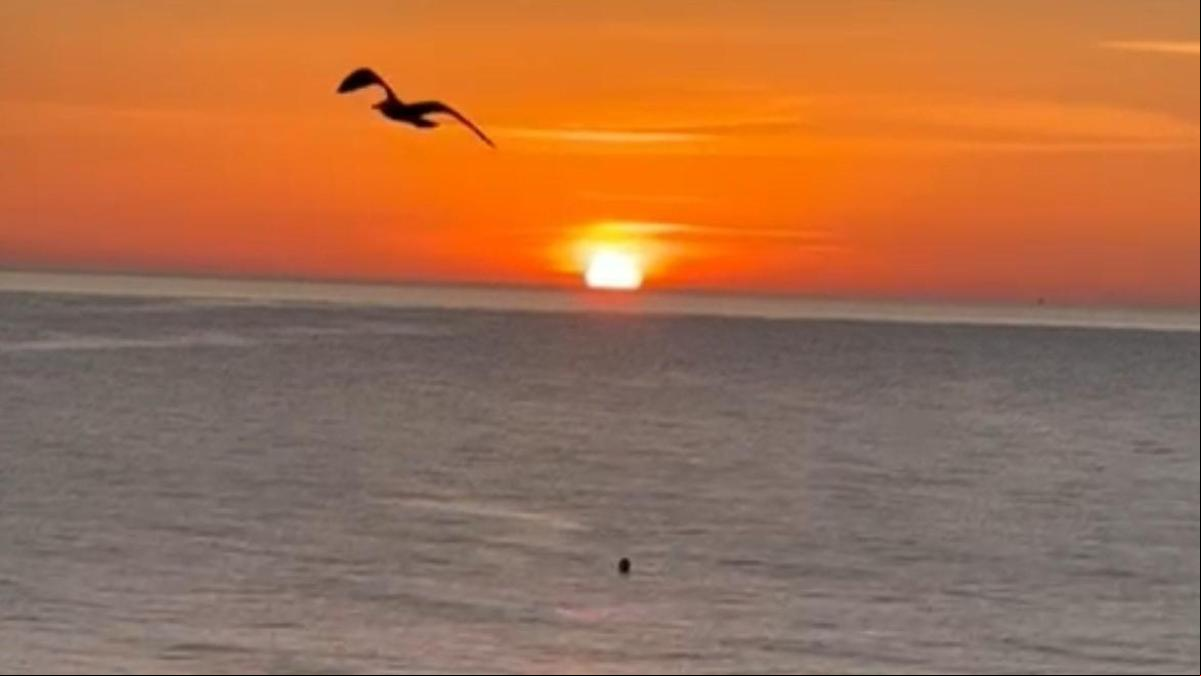 El atractivo del primer sol de Altea
