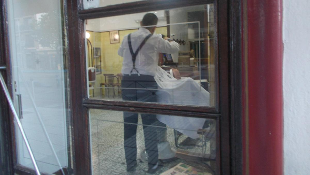 Historias de Madrid, ¿sabes dónde se cortaba el pelo García Lorca o en qué casa nació el PSOE?