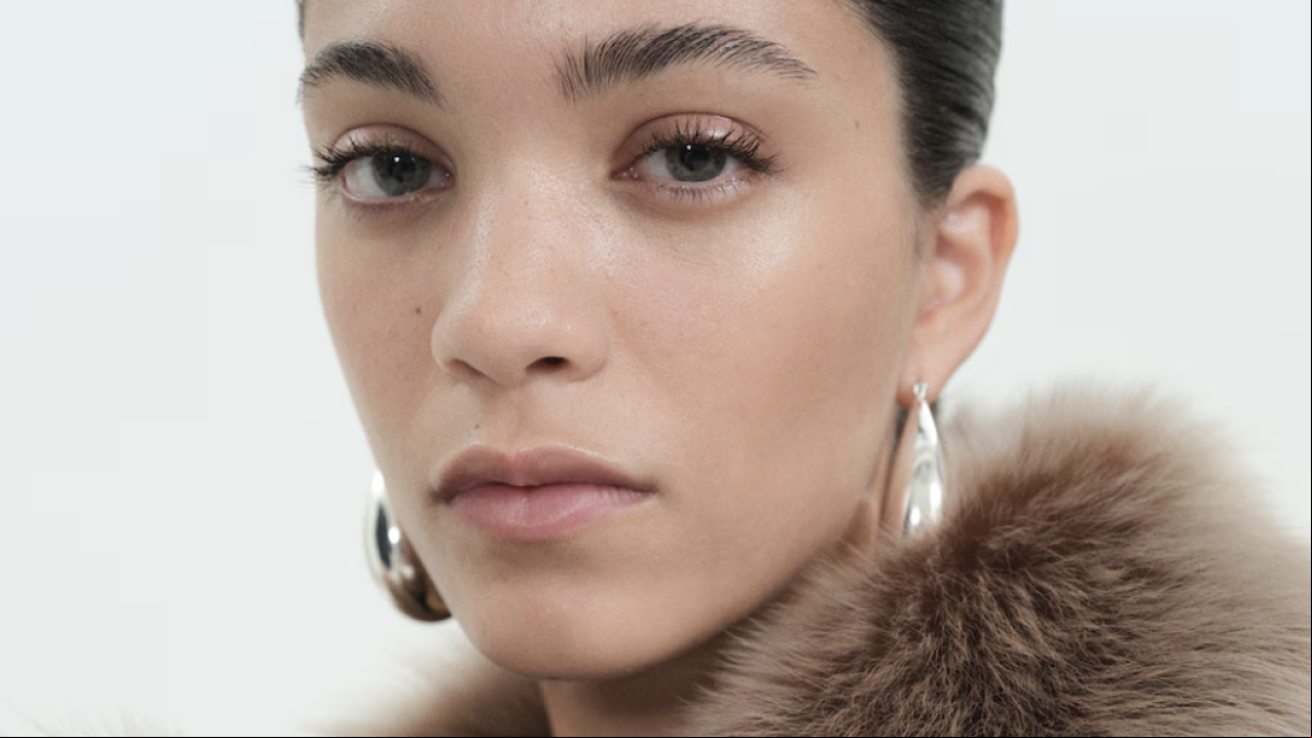 Mango lo vuelve a hacer: el exclusivo abrigo que conquistará a las que más saben de moda