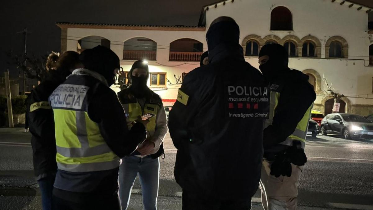 Macrooperativo de Mossos y Policía Nacional en Barcelona contra el tráfico de personas, de drogas y el blanqueo
