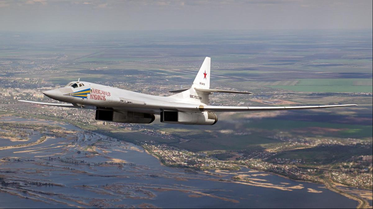 Rusia utiliza contra Ucrania bombarderos TU-160 que los ucranianos le dieron hace 25 años